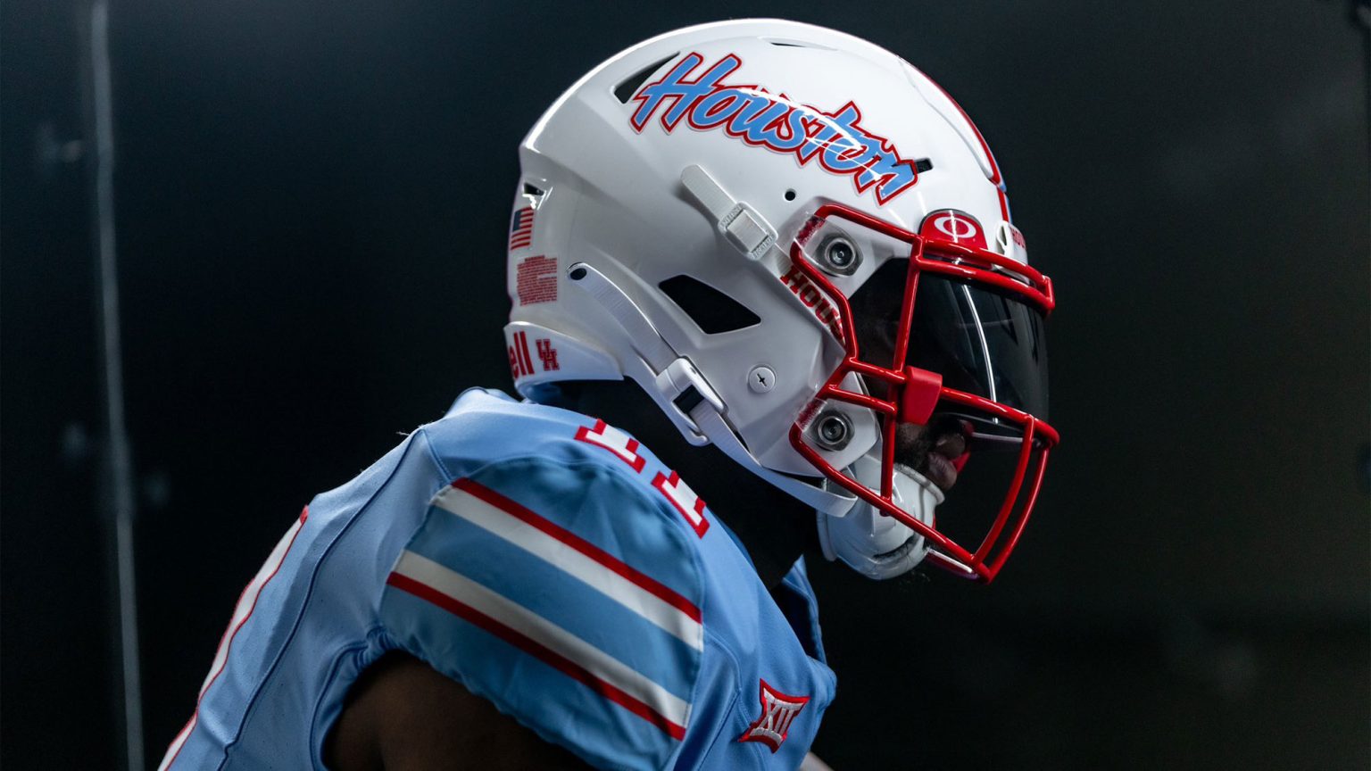 Houston Cougars To Wear Oilers Inspired Alternate Uniforms