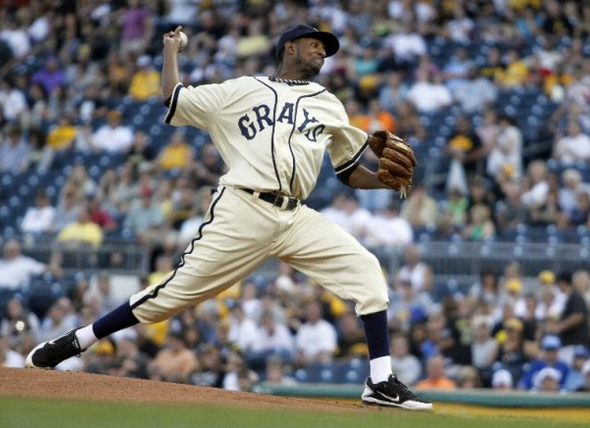 Photo Gallery: Pirates – Royals in Negro Leagues Unis