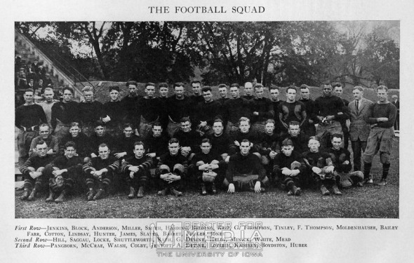Iowa Haweyes throwback uniform 1921 team photo