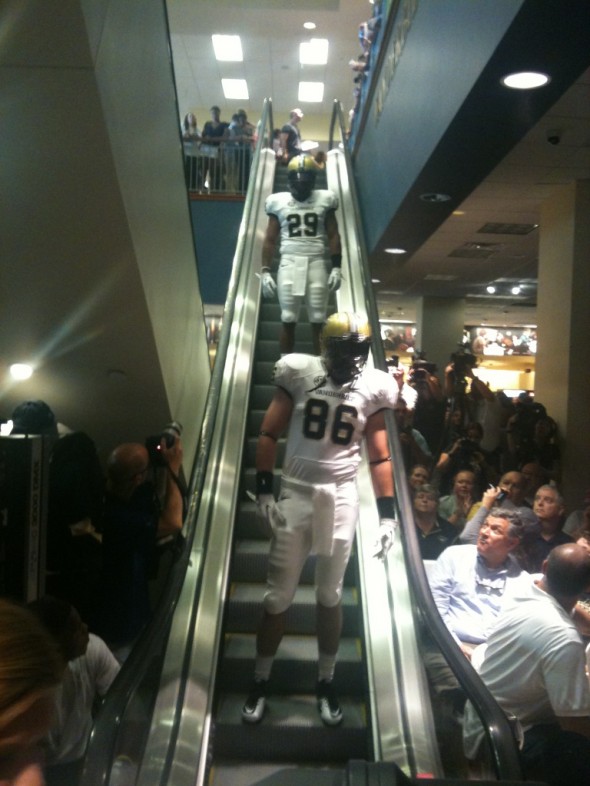 Vanderbilt Commodores New Uniform 2012 gold white white