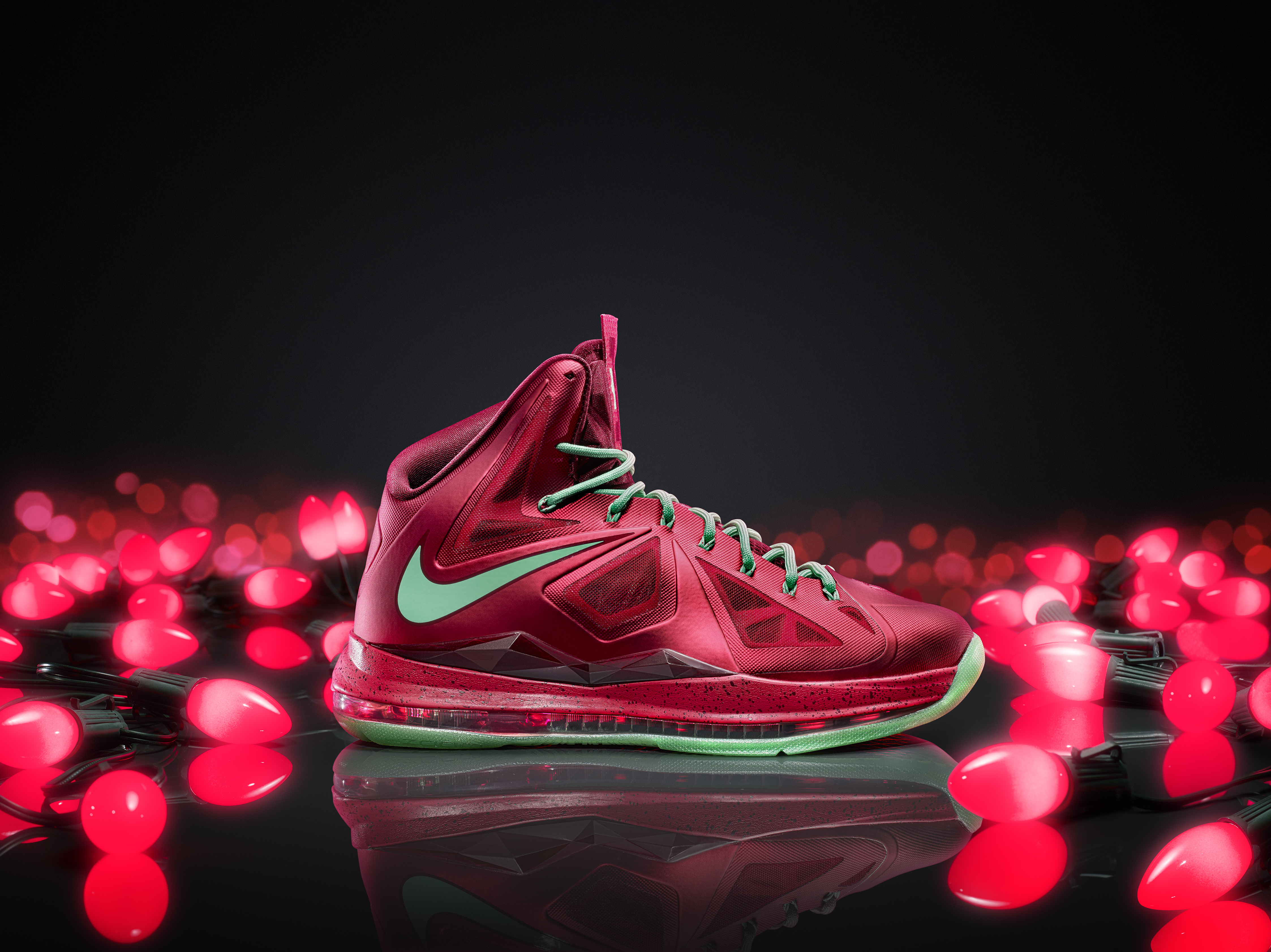 Zich voorstellen Gemaakt om te onthouden Sui Nike Unveils New Christmas Colorways of Three Signature Shoes –  SportsLogos.Net News