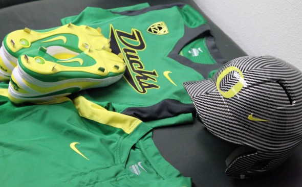 Oregon Ducks Women's softball new uniforms - carbon - green jersey
