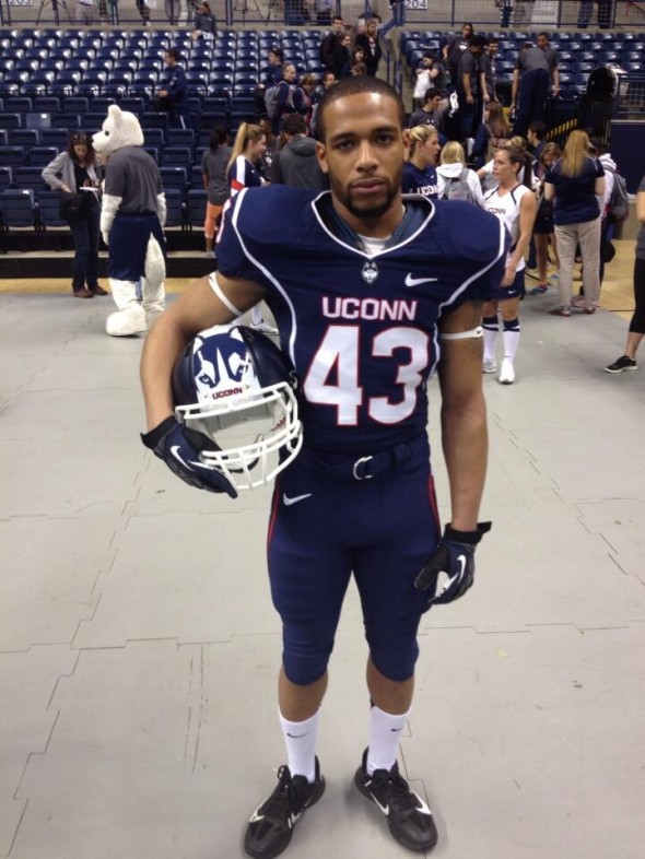 Uconn store football jersey