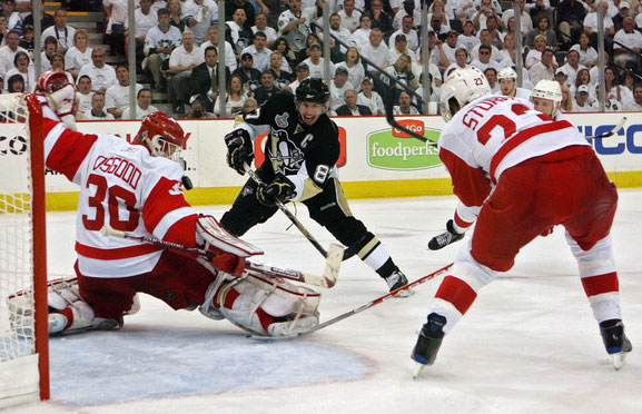 https://news.sportslogos.net/wp-content/uploads/2013/06/Penguins-Red-Wings-2009.jpg