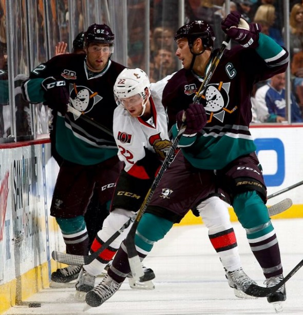 Anaheim Ducks unveil Mighty Ducks throwback jersey