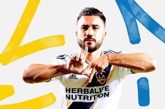 LA Galaxy sticks with the sash for 2018 home kit