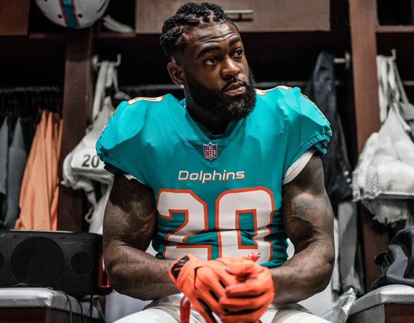 dolphins jersey color