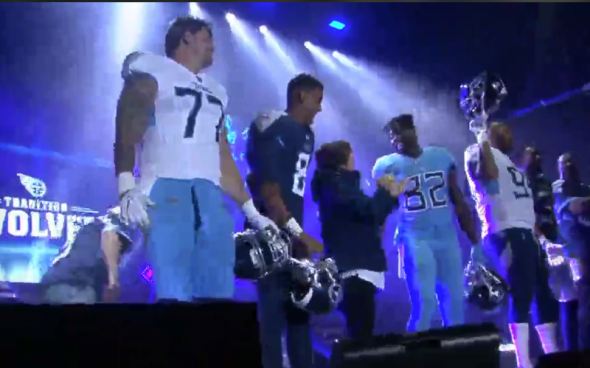 Titans new uniforms bring old feelings to Broadway in Nashville