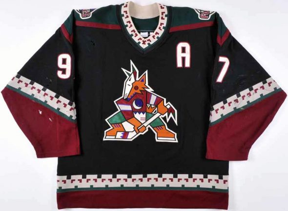 phoenix coyotes 90s jersey
