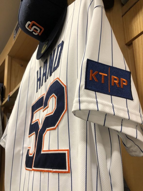 A memorial patch added to the sleeve of the Padres' 1998 throwback home uniform (photo: @Padres)