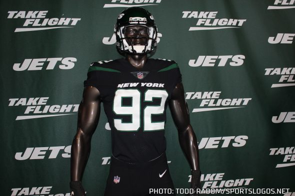 New York Jets Debut New All-Black Uniforms on Monday Night Football â SportsLogos.Net News