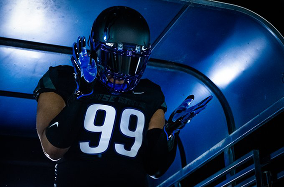 Boise State Broncos Unveil New All-Black Football Uniforms ...