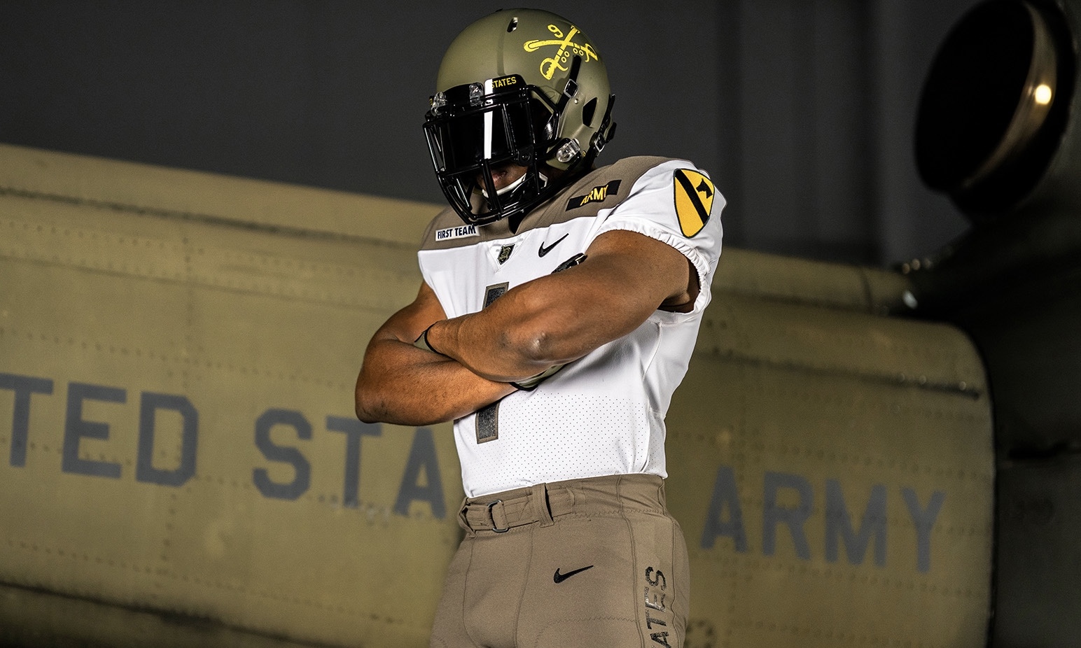 Army Black Knights Unveil 1st Cavalry Division Uniforms For Navy Game ...