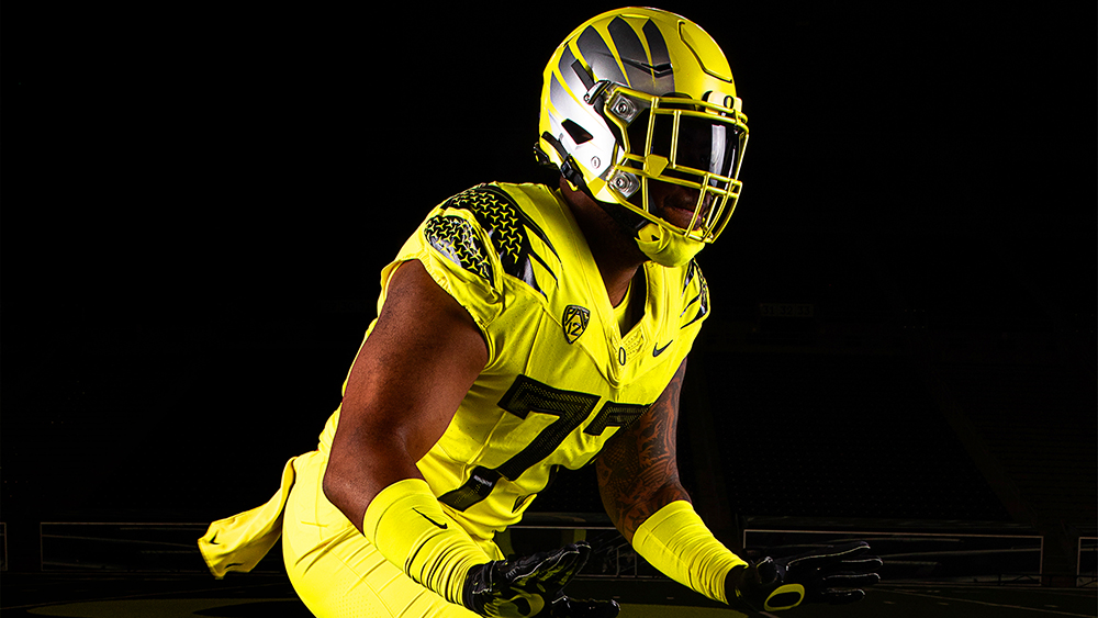 Oregon Ducks Unveil New Nike Football Uniforms – SportsLogos.Net News