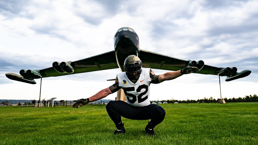 Air Force Falcons To Honor B-52 Stratofortress With Air Power Legacy ...