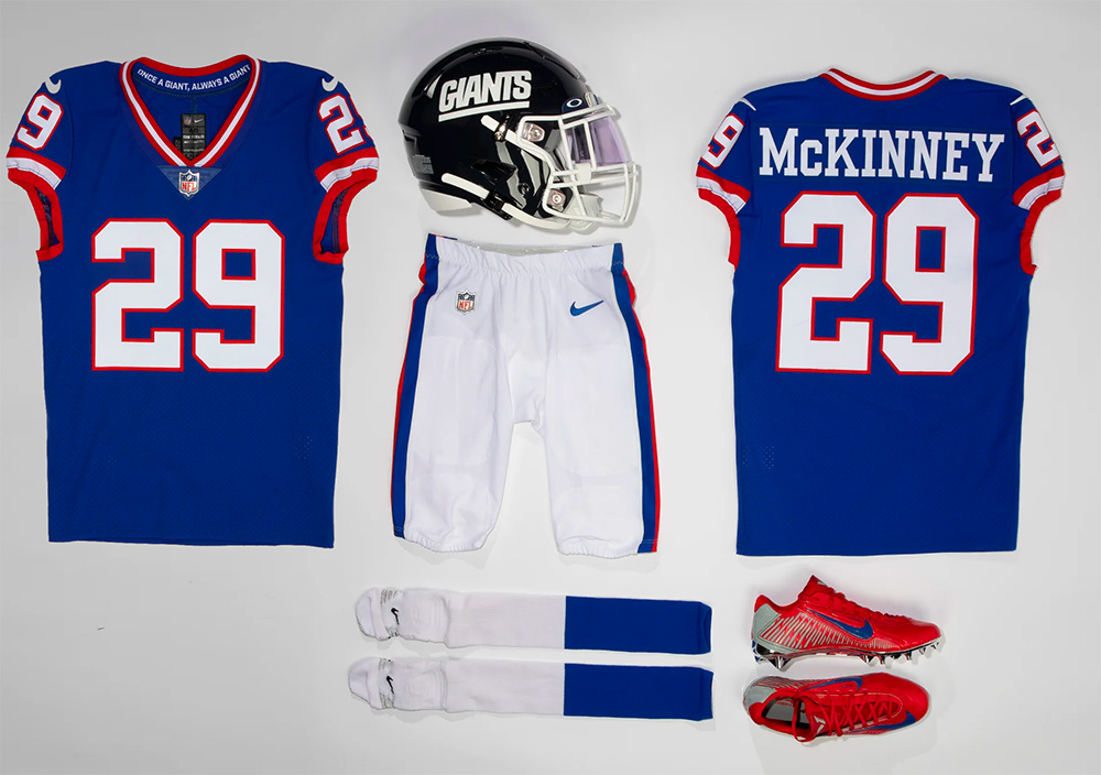 New York Giants Bring Back Classic Blue Helmets, Uniforms for Two in