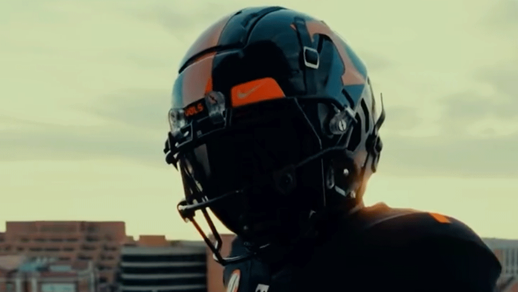 Tennessee To Wear Black Alternate Helmets Against Kentucky