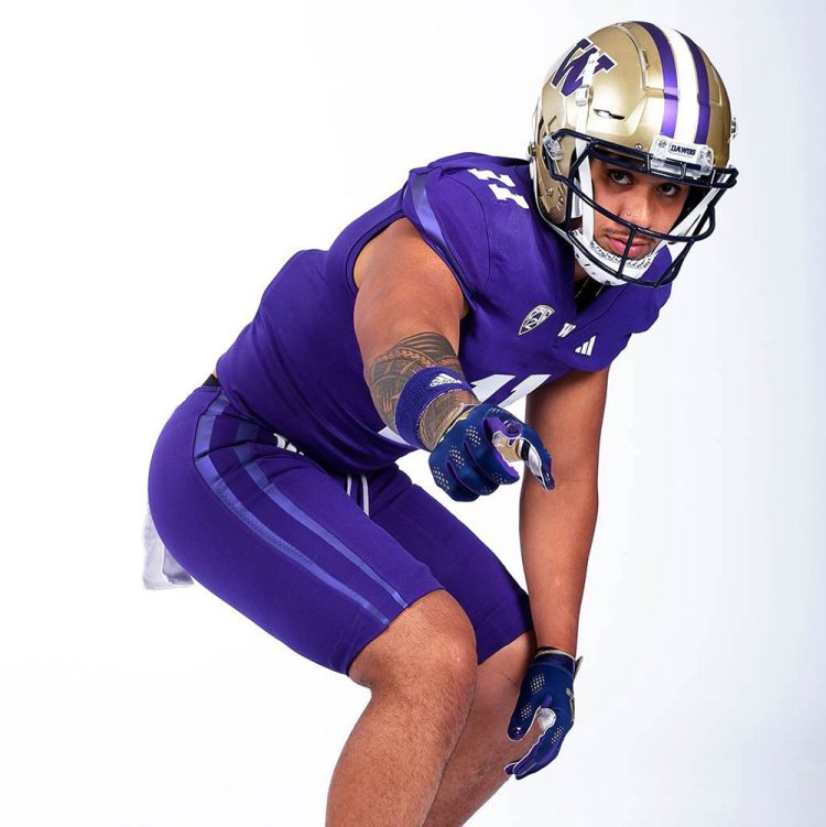 Washington Huskies Unveil Updated Football Uniforms – SportsLogos.Net News