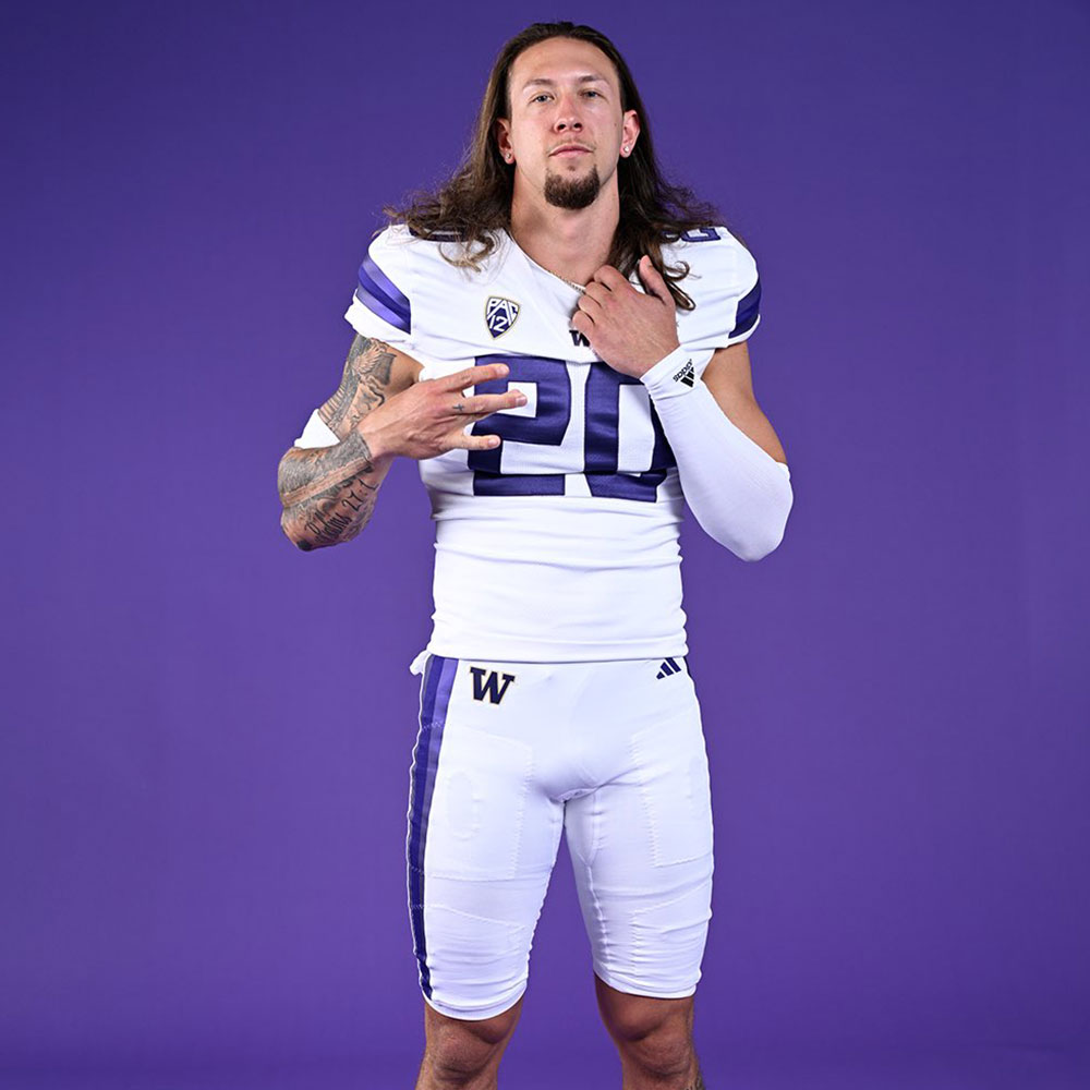 Washington Huskies Unveil Updated Football Uniforms – SportsLogos.Net News