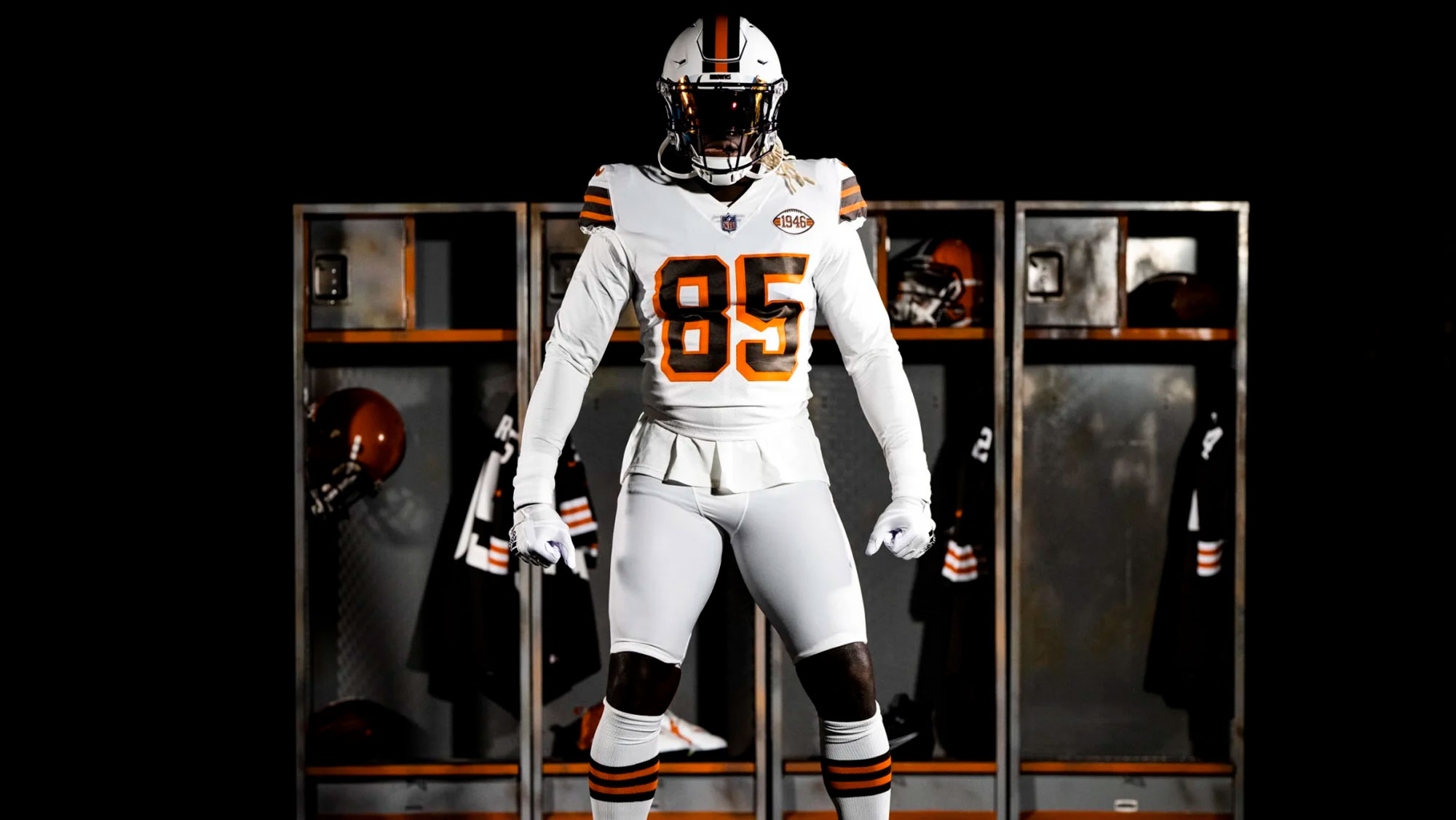 Cleveland Browns To Wear New White Helmets With 1946 Throwback Uniforms