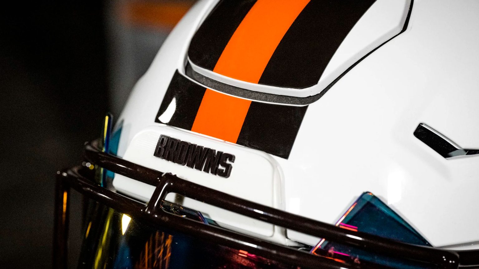 Cleveland Browns Reveal White Helmets For 1946 Throwback Uniforms ...