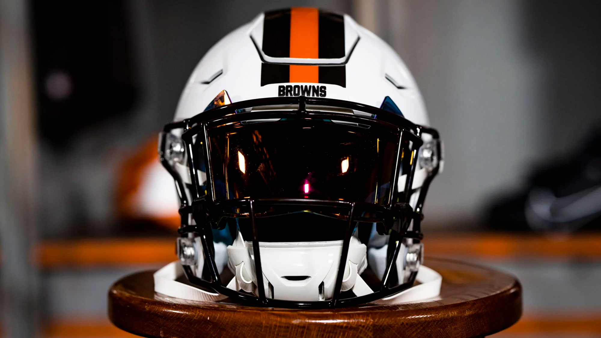 Cleveland Browns Reveal White Helmets For 1946 Throwback Uniforms ...
