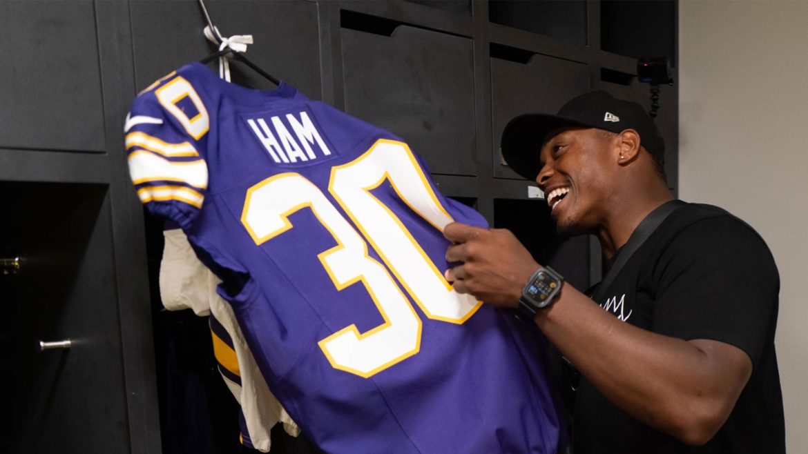 Minnesota Vikings Unveil Purple People Eaters-Era Throwback Uniforms ...