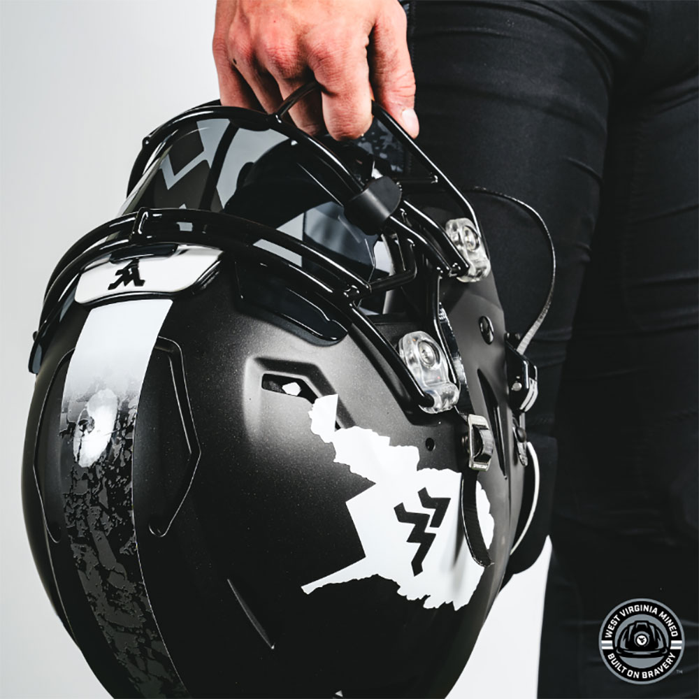 The stripe down the center also includes the same coallike pattern as