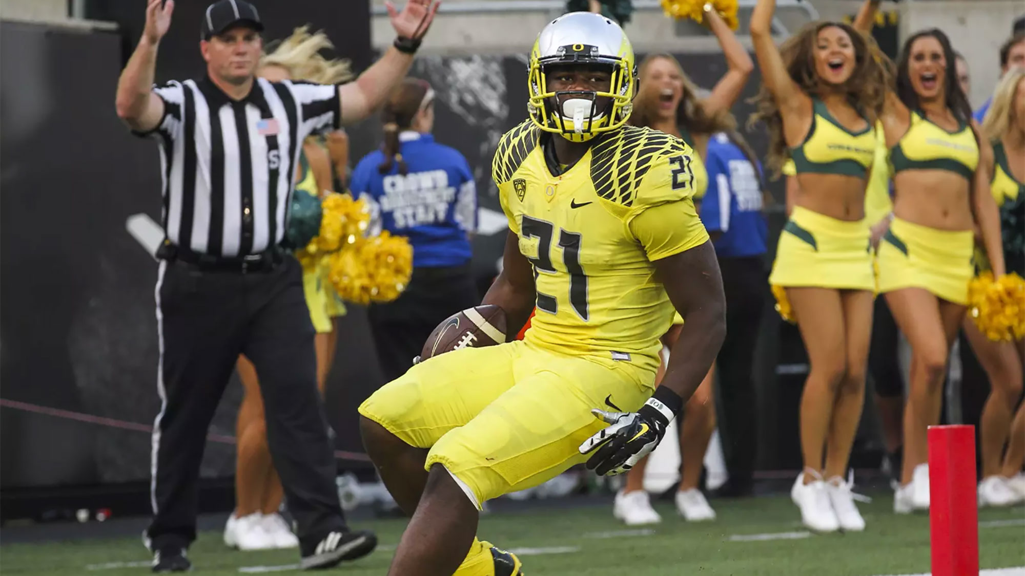 Photos courtesy of @GoDucks on X/Twitter.