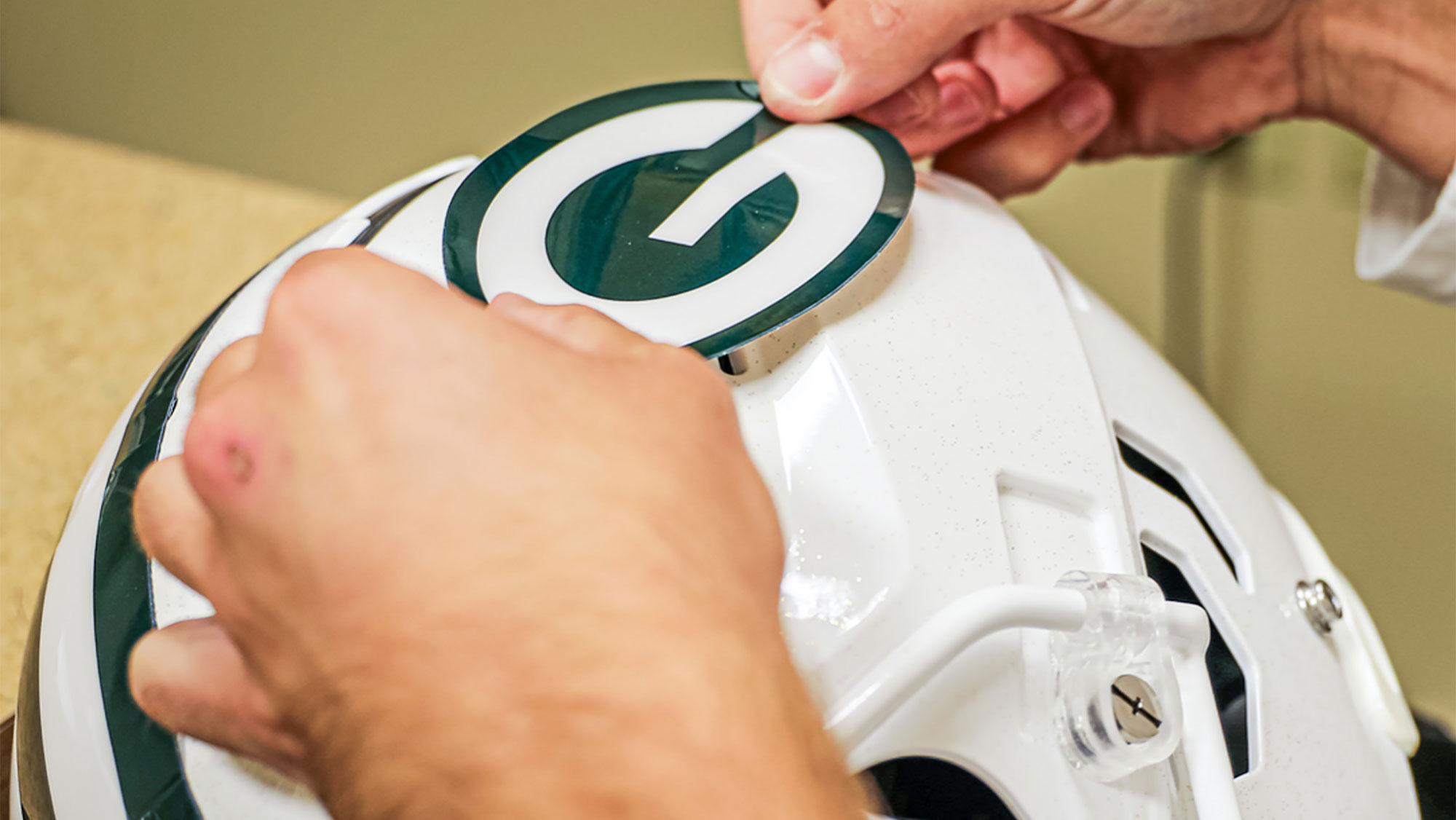 NFL Week 7 Uniform Schedule: Packers Debuting White Helmets, Steelers Wearing Throwback Uniforms