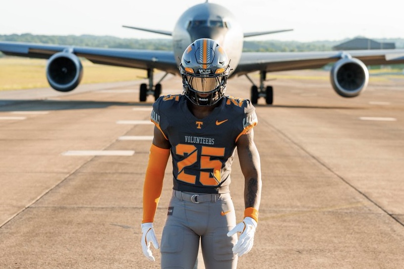 Tennessee Volunteers Unveils New Davy Crockett-Inspired "Smokey Grey" Alternate Football Uniforms
