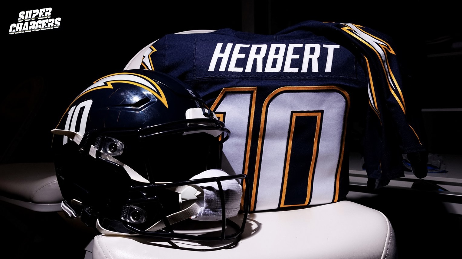 Los Angeles Chargers Debut Navy Blue "Super Chargers" Alternate Uniforms On Thursday